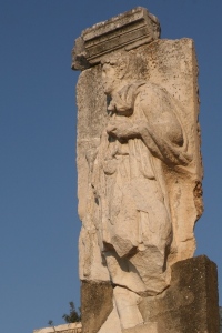 Rzym Efez pomnik Memniusa_2